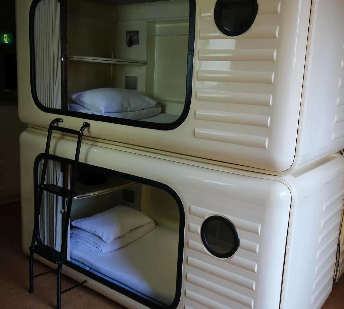 Capsule Hotel Shonan Fujisawa